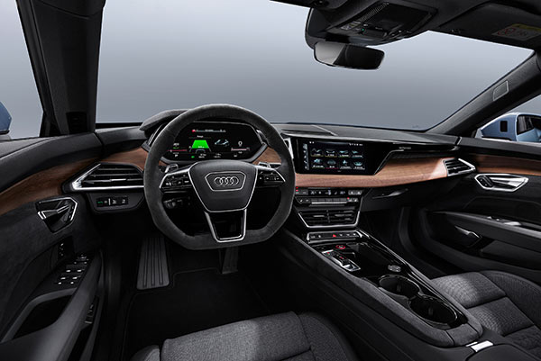 Audi e-tron GT salonas